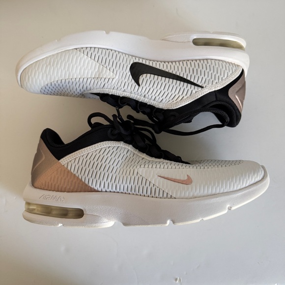 Nike Women's Air Max Advantage 3
BV4103-103 Running Shoes Sneakers Size 8.5 - Picture 4 of 11